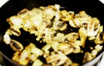 Sautéed Mushrooms With Navy Beans and Tarragon